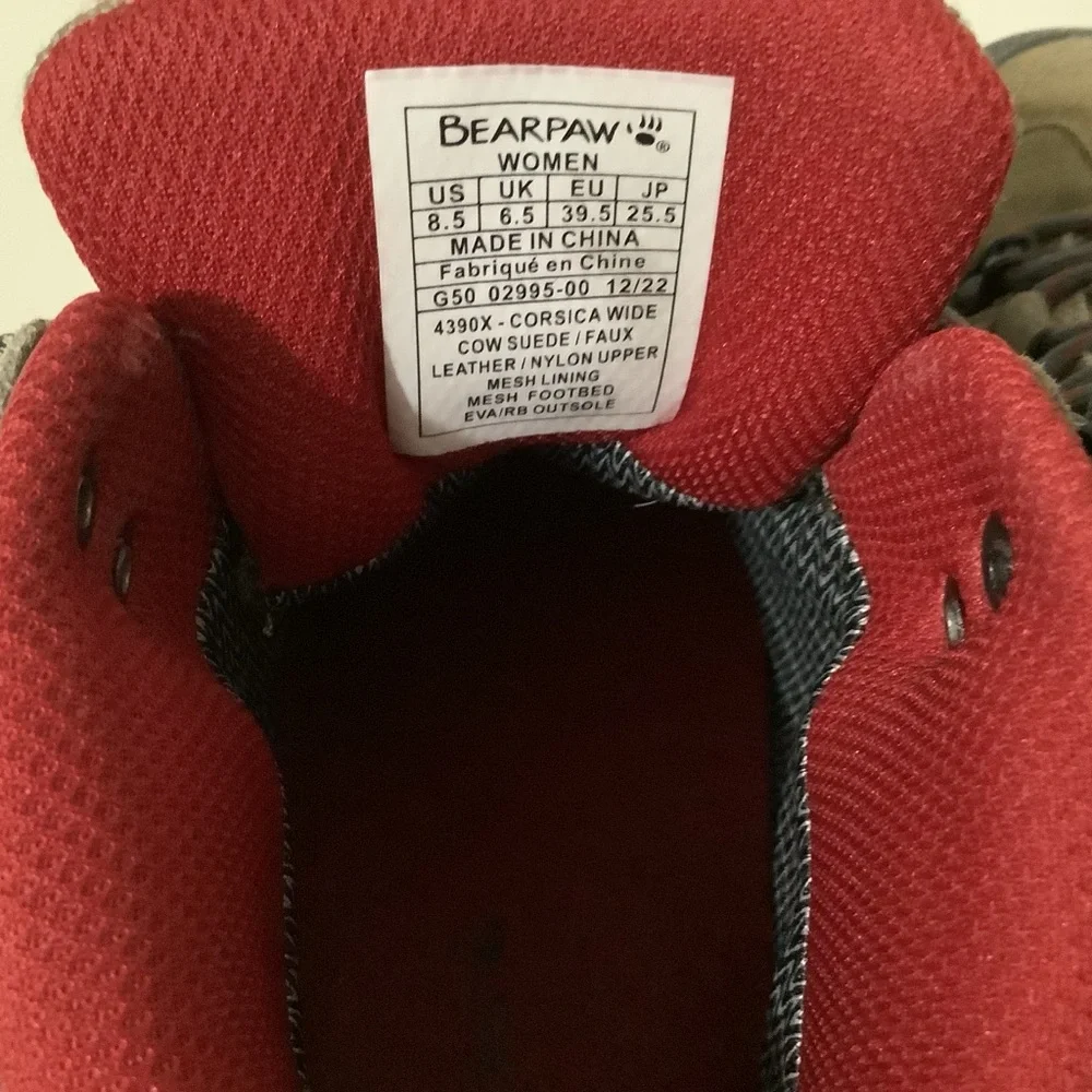 BearPaw Women's Waterproof Boots Size 8.5